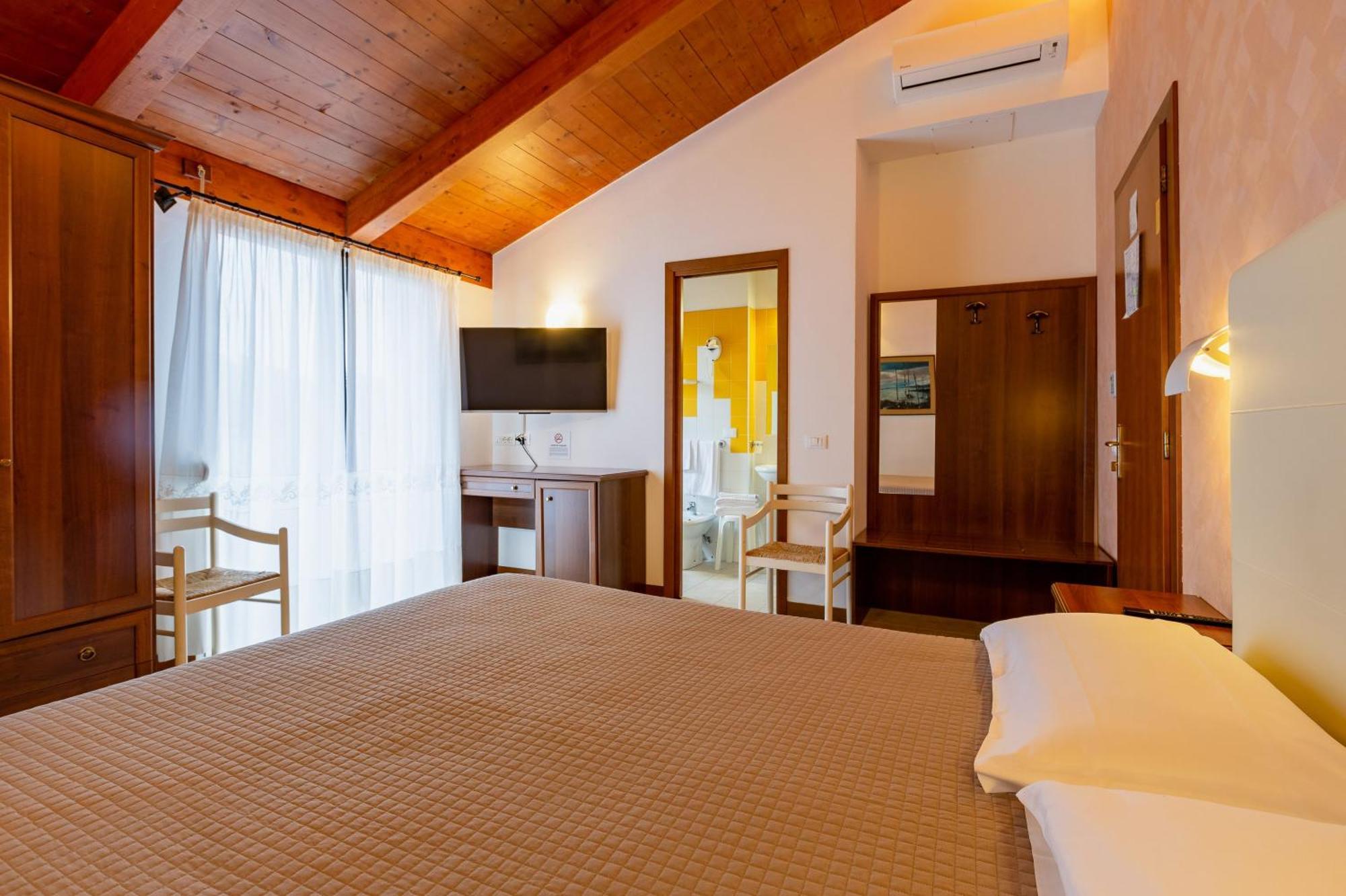 Hotel Columbia Marina Romea Zewnętrze zdjęcie