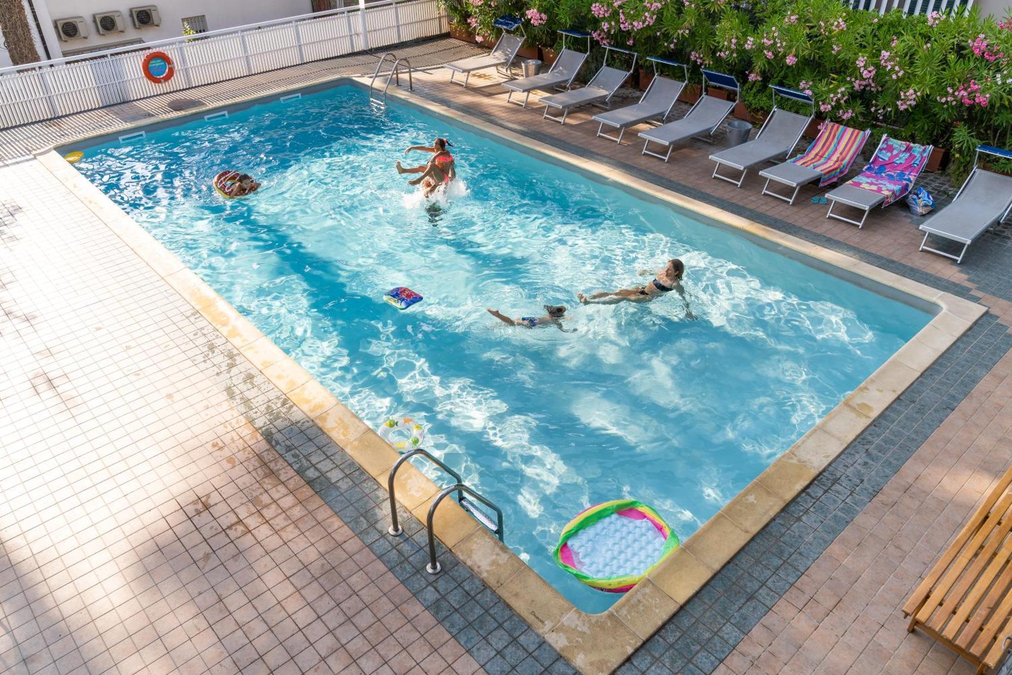 Hotel Columbia Marina Romea Zewnętrze zdjęcie