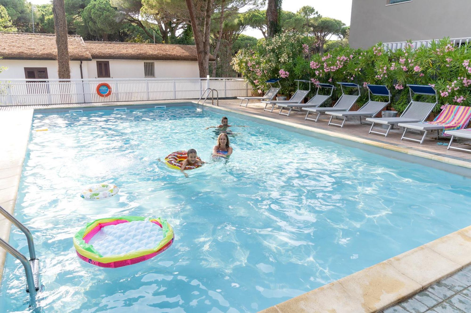 Hotel Columbia Marina Romea Zewnętrze zdjęcie